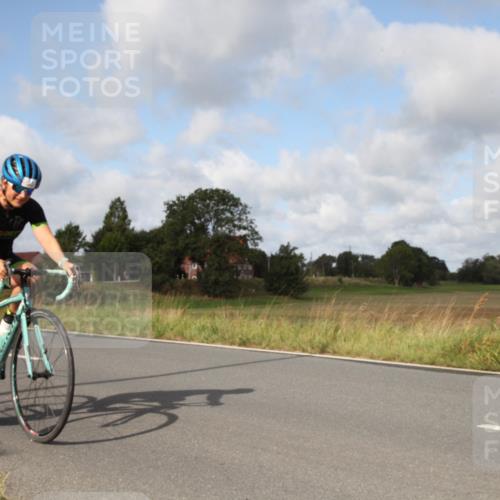 25.08.2024 - Elbe Triathlon Hamburg Fuchs,  Jonas http://msf.ph/oto/6824735 25.08.2024 09:59:25 Radfahren 497, 128, 251, 270 meine-sportfotos.de