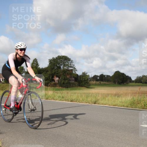 25.08.2024 - Elbe Triathlon Hamburg Fuchs,  Jonas http://msf.ph/oto/6824741 25.08.2024 09:59:19 Radfahren 262, 508, 497, 128 meine-sportfotos.de