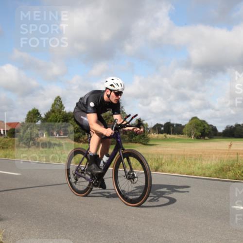 25.08.2024 - Elbe Triathlon Hamburg Fuchs,  Jonas http://msf.ph/oto/6824749 25.08.2024 09:59:02 Radfahren 446, 528, 220 meine-sportfotos.de