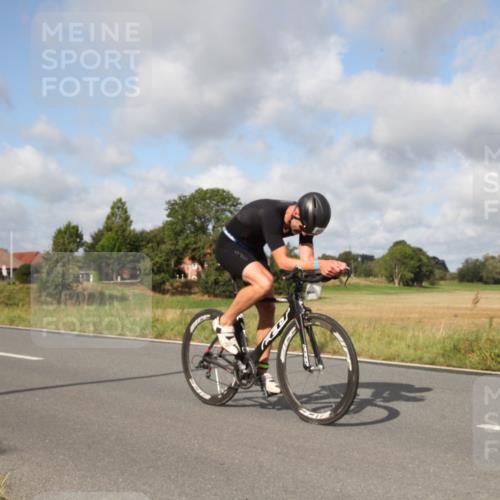 25.08.2024 - Elbe Triathlon Hamburg Fuchs,  Jonas http://msf.ph/oto/6824790 25.08.2024 09:58:40 Radfahren 455, 285, 388, 345, 417 meine-sportfotos.de