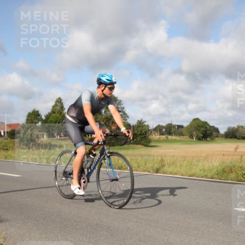 25.08.2024 - Elbe Triathlon Hamburg Fuchs,  Jonas http://msf.ph/oto/6824799 25.08.2024 09:58:36 Radfahren 455, 285, 388, 345, 417 meine-sportfotos.de