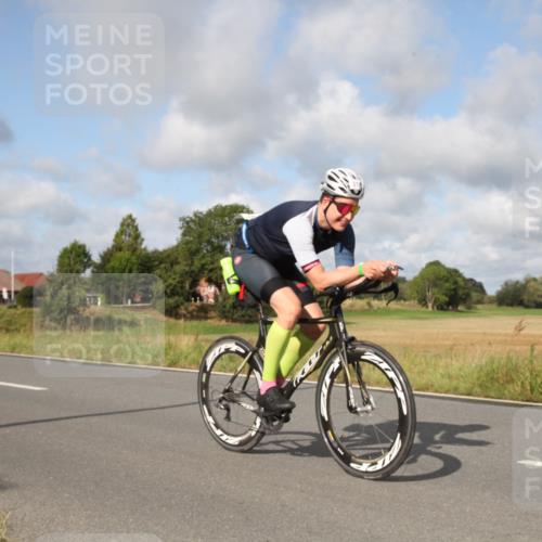 25.08.2024 - Elbe Triathlon Hamburg Fuchs,  Jonas http://msf.ph/oto/6824823 25.08.2024 09:58:03 Radfahren 317, 548, 470 meine-sportfotos.de