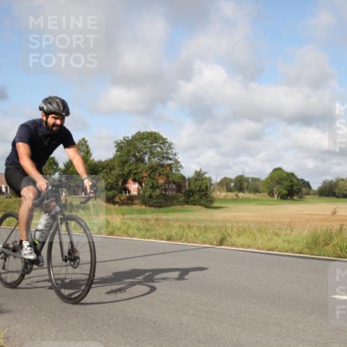 25.08.2024 - Elbe Triathlon Hamburg Fuchs,  Jonas http://msf.ph/oto/6824834 25.08.2024 09:57:44 Radfahren 435, 236, 235, 267, 376, 484, 264 meine-sportfotos.de