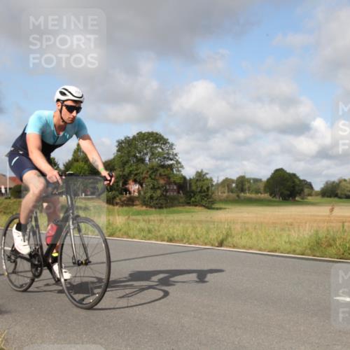 25.08.2024 - Elbe Triathlon Hamburg Fuchs,  Jonas http://msf.ph/oto/6824875 25.08.2024 09:57:00 Radfahren 224, 396, 205, 362 meine-sportfotos.de