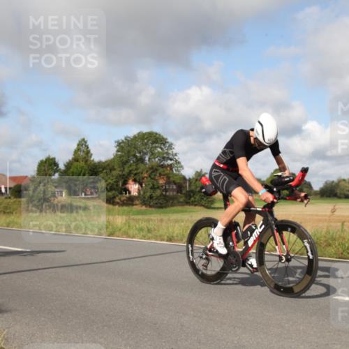 25.08.2024 - Elbe Triathlon Hamburg Fuchs,  Jonas http://msf.ph/oto/6824888 25.08.2024 09:56:48 Radfahren 421, 328, 200, 1850 meine-sportfotos.de