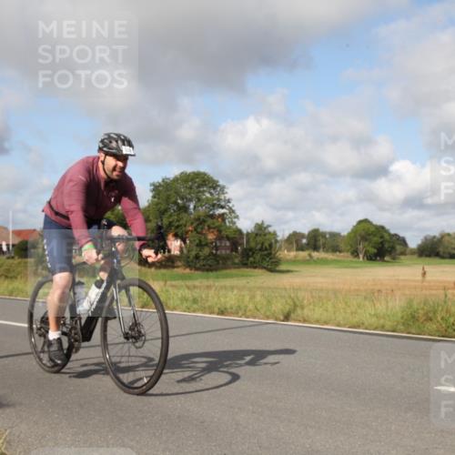 25.08.2024 - Elbe Triathlon Hamburg Fuchs,  Jonas http://msf.ph/oto/6824891 25.08.2024 09:56:41 Radfahren 434, 327, 409, 300, 421 meine-sportfotos.de