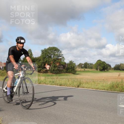 25.08.2024 - Elbe Triathlon Hamburg Fuchs,  Jonas http://msf.ph/oto/6824896 25.08.2024 09:56:38 Radfahren 210, 434, 327, 409, 300 meine-sportfotos.de