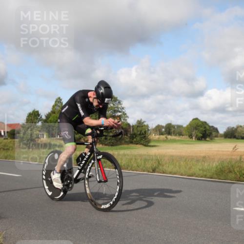 25.08.2024 - Elbe Triathlon Hamburg Fuchs,  Jonas http://msf.ph/oto/6824905 25.08.2024 09:56:28 Radfahren 261, 202, 370, 398, 210 meine-sportfotos.de