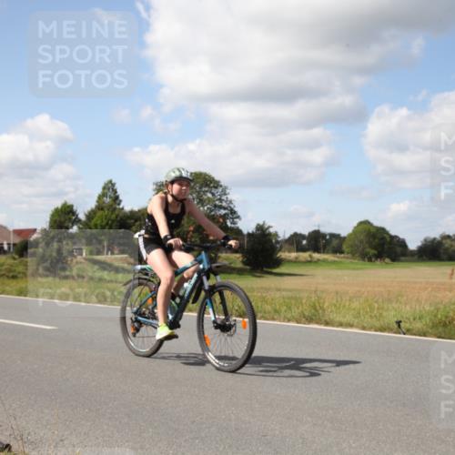25.08.2024 - Elbe Triathlon Hamburg Fuchs,  Jonas http://msf.ph/oto/6825120 25.08.2024 12:29:58 Radfahren 1739 meine-sportfotos.de