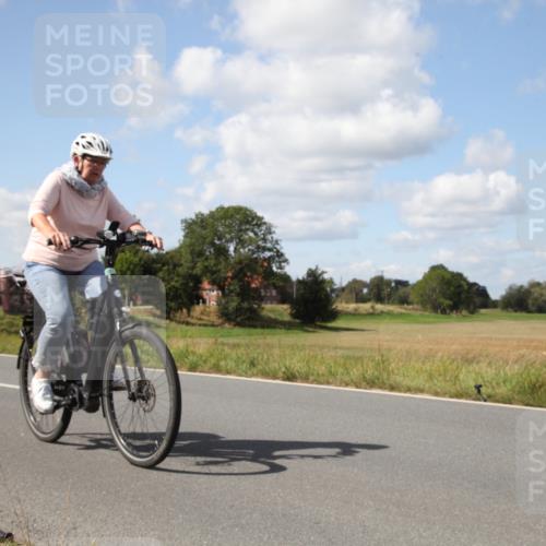 25.08.2024 - Elbe Triathlon Hamburg Fuchs,  Jonas http://msf.ph/oto/6825122 25.08.2024 12:25:10 Radfahren  meine-sportfotos.de