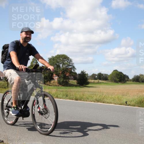 25.08.2024 - Elbe Triathlon Hamburg Fuchs,  Jonas http://msf.ph/oto/6825126 25.08.2024 12:24:33 Radfahren  meine-sportfotos.de