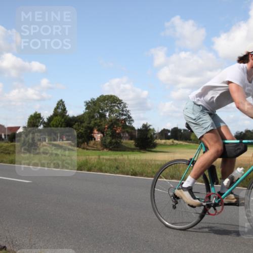 25.08.2024 - Elbe Triathlon Hamburg Fuchs,  Jonas http://msf.ph/oto/6825133 25.08.2024 12:11:59 Radfahren  meine-sportfotos.de