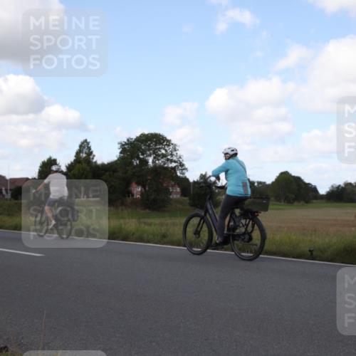 25.08.2024 - Elbe Triathlon Hamburg Fuchs,  Jonas http://msf.ph/oto/6825147 25.08.2024 12:08:48 Radfahren  meine-sportfotos.de