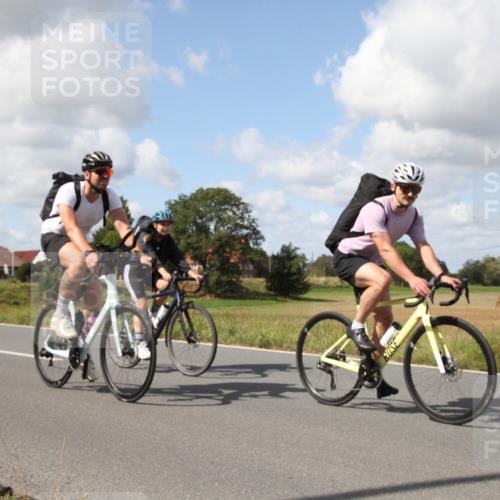 25.08.2024 - Elbe Triathlon Hamburg Fuchs,  Jonas http://msf.ph/oto/6825170 25.08.2024 11:59:32 Radfahren  meine-sportfotos.de