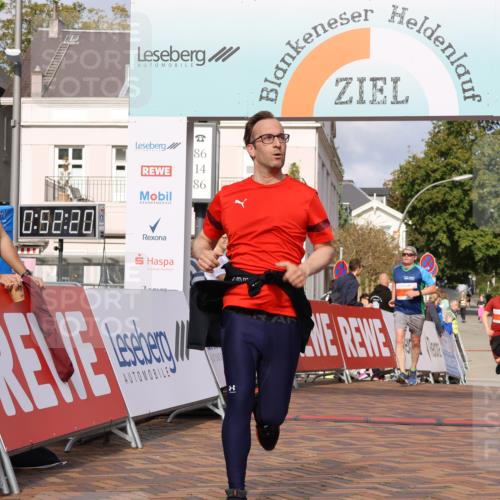 25.08.2024 - 20. Blankeneser Heldenlauf Strokosch-Dieckow http://msf.ph/oto/6825228 25.08.2024 09:52:54 Ziel 183, 248, 263, 267 meine-sportfotos.de