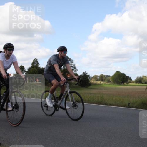 25.08.2024 - Elbe Triathlon Hamburg Fuchs,  Jonas http://msf.ph/oto/6825432 25.08.2024 11:52:44 Radfahren  meine-sportfotos.de