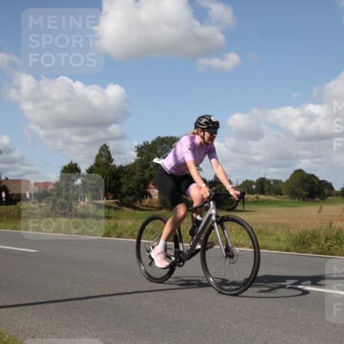 25.08.2024 - Elbe Triathlon Hamburg Fuchs,  Jonas http://msf.ph/oto/6825614 25.08.2024 11:29:58 Radfahren 1683, 1668 meine-sportfotos.de