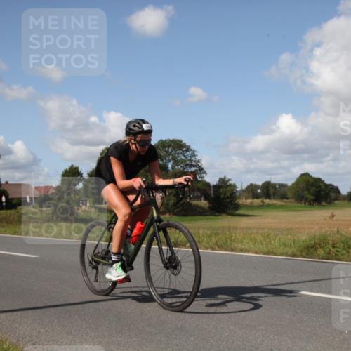 25.08.2024 - Elbe Triathlon Hamburg Fuchs,  Jonas http://msf.ph/oto/6825639 25.08.2024 11:26:43 Radfahren 1627, 1681 meine-sportfotos.de