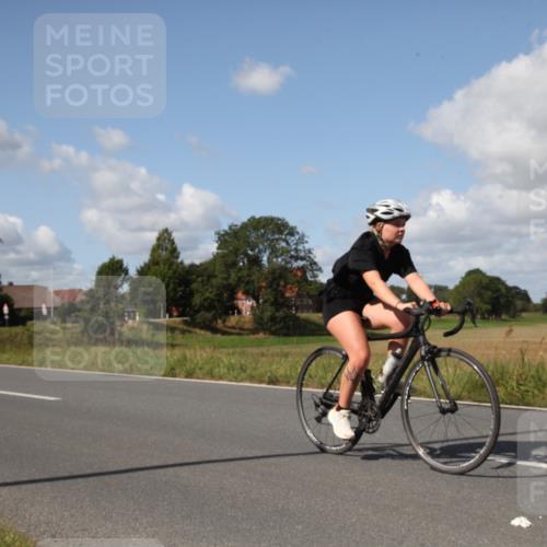 25.08.2024 - Elbe Triathlon Hamburg Fuchs,  Jonas http://msf.ph/oto/6825652 25.08.2024 11:25:51 Radfahren 1616, 1634, 1651 meine-sportfotos.de
