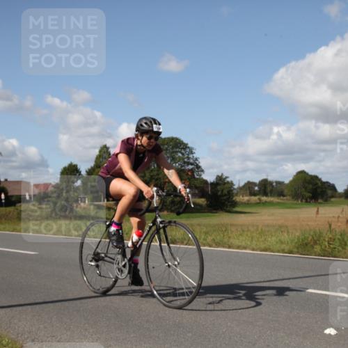 25.08.2024 - Elbe Triathlon Hamburg Fuchs,  Jonas http://msf.ph/oto/6825658 25.08.2024 11:25:18 Radfahren 1665, 1666 meine-sportfotos.de