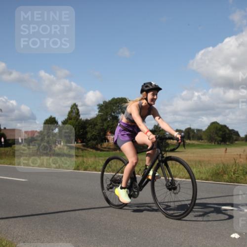 25.08.2024 - Elbe Triathlon Hamburg Fuchs,  Jonas http://msf.ph/oto/6825664 25.08.2024 11:24:55 Radfahren 1653, 1673 meine-sportfotos.de