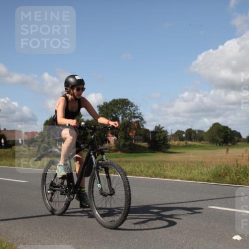 25.08.2024 - Elbe Triathlon Hamburg Fuchs,  Jonas http://msf.ph/oto/6825666 25.08.2024 11:24:41 Radfahren 1669, 1623 meine-sportfotos.de