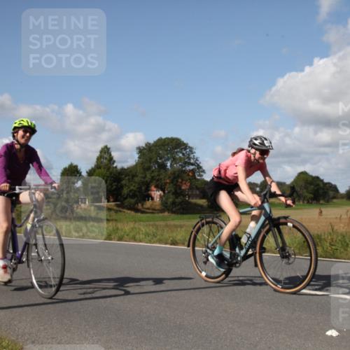 25.08.2024 - Elbe Triathlon Hamburg Fuchs,  Jonas http://msf.ph/oto/6825675 25.08.2024 11:24:26 Radfahren 1657, 1621, 1660, 1511, 1659 meine-sportfotos.de