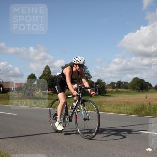 25.08.2024 - Elbe Triathlon Hamburg Fuchs,  Jonas http://msf.ph/oto/6825677 25.08.2024 11:24:24 Radfahren 1657, 1621, 1660, 1511, 1659 meine-sportfotos.de