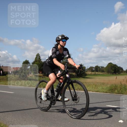 25.08.2024 - Elbe Triathlon Hamburg Fuchs,  Jonas http://msf.ph/oto/6825688 25.08.2024 11:24:01 Radfahren 1709, 1635, 1494 meine-sportfotos.de