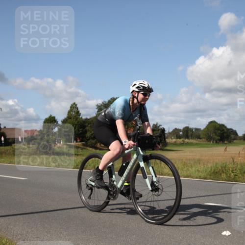 25.08.2024 - Elbe Triathlon Hamburg Fuchs,  Jonas http://msf.ph/oto/6825694 25.08.2024 11:23:33 Radfahren 1691, 1614 meine-sportfotos.de