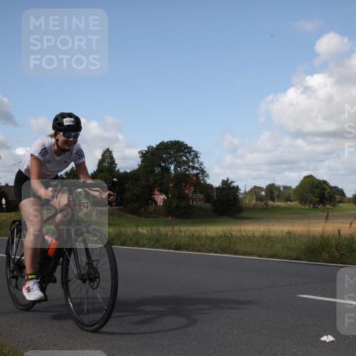 25.08.2024 - Elbe Triathlon Hamburg Fuchs,  Jonas http://msf.ph/oto/6825716 25.08.2024 11:22:57 Radfahren 1649, 1531, 1624 meine-sportfotos.de