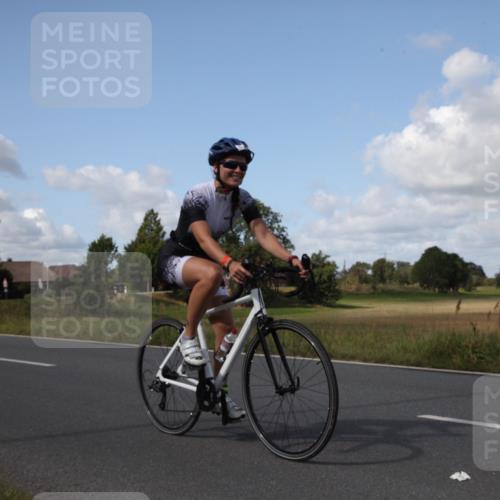 25.08.2024 - Elbe Triathlon Hamburg Fuchs,  Jonas http://msf.ph/oto/6825721 25.08.2024 11:22:52 Radfahren 1649, 1531, 1624 meine-sportfotos.de