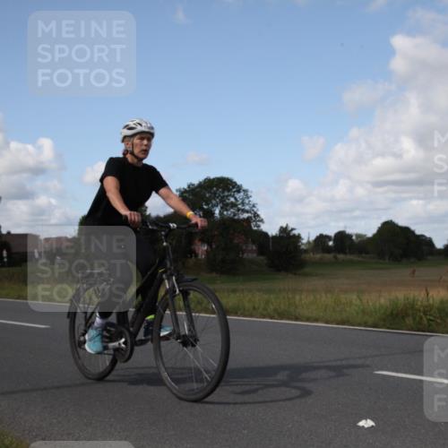 25.08.2024 - Elbe Triathlon Hamburg Fuchs,  Jonas http://msf.ph/oto/6825767 25.08.2024 11:20:42 Radfahren 1720, 1697, 1588 meine-sportfotos.de
