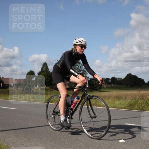25.08.2024 - Elbe Triathlon Hamburg Fuchs,  Jonas http://msf.ph/oto/6825775 25.08.2024 11:20:34 Radfahren 1652, 1720, 1697 meine-sportfotos.de