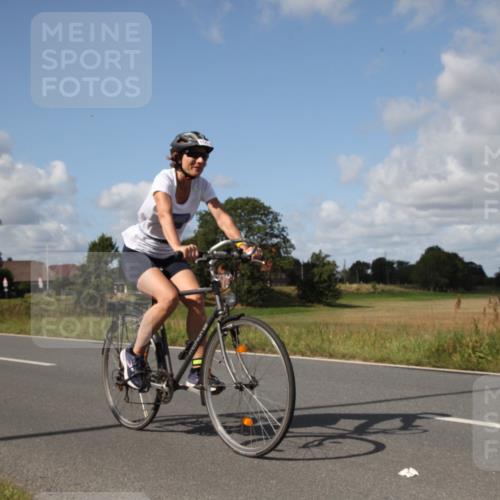 25.08.2024 - Elbe Triathlon Hamburg Fuchs,  Jonas http://msf.ph/oto/6825778 25.08.2024 11:20:23 Radfahren 1557 meine-sportfotos.de