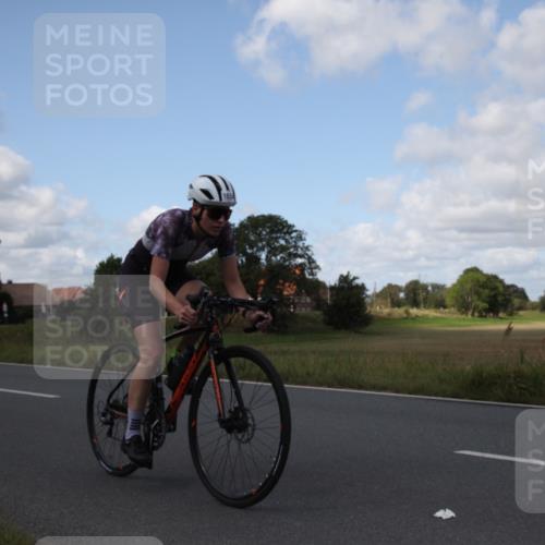 25.08.2024 - Elbe Triathlon Hamburg Fuchs,  Jonas http://msf.ph/oto/6825805 25.08.2024 11:19:18 Radfahren 1654 meine-sportfotos.de