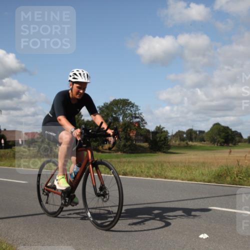 25.08.2024 - Elbe Triathlon Hamburg Fuchs,  Jonas http://msf.ph/oto/6825853 25.08.2024 11:17:32 Radfahren 1699, 1687, 1646 meine-sportfotos.de