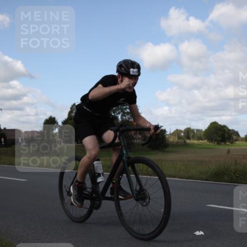 25.08.2024 - Elbe Triathlon Hamburg Fuchs,  Jonas http://msf.ph/oto/6825871 25.08.2024 11:17:01 Radfahren 1610, 1714 meine-sportfotos.de