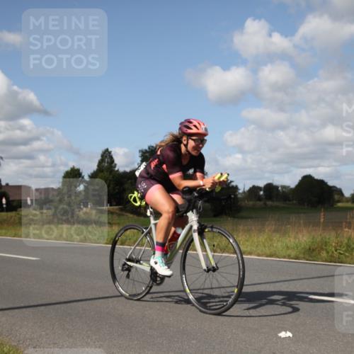 25.08.2024 - Elbe Triathlon Hamburg Fuchs,  Jonas http://msf.ph/oto/6825874 25.08.2024 11:16:47 Radfahren 1527, 1538, 1702 meine-sportfotos.de