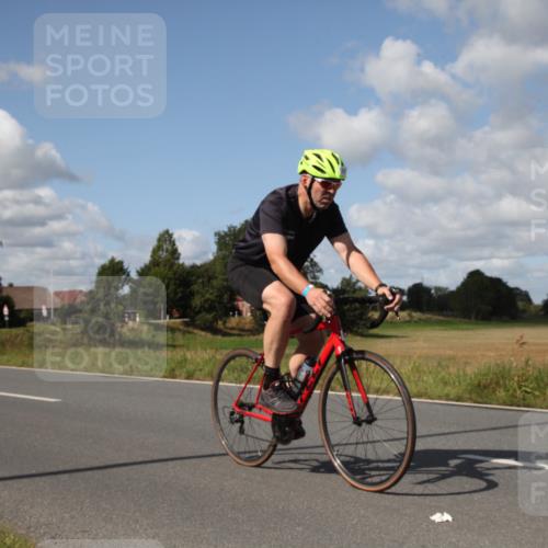 25.08.2024 - Elbe Triathlon Hamburg Fuchs,  Jonas http://msf.ph/oto/6825881 25.08.2024 11:16:34 Radfahren 1431 meine-sportfotos.de