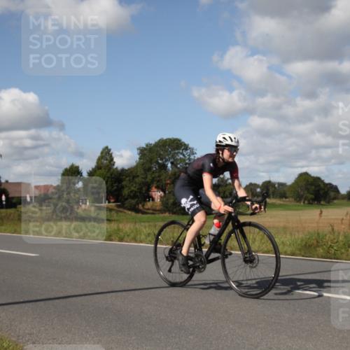 25.08.2024 - Elbe Triathlon Hamburg Fuchs,  Jonas http://msf.ph/oto/6825897 25.08.2024 11:15:24 Radfahren 1689, 1528, 1645 meine-sportfotos.de