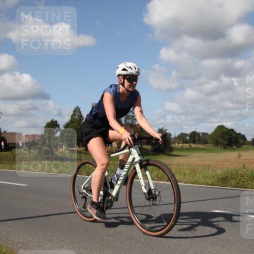 25.08.2024 - Elbe Triathlon Hamburg Fuchs,  Jonas http://msf.ph/oto/6825931 25.08.2024 11:14:22 Radfahren 1523, 1486, 757, 1716 meine-sportfotos.de