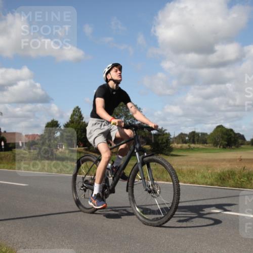 25.08.2024 - Elbe Triathlon Hamburg Fuchs,  Jonas http://msf.ph/oto/6825943 25.08.2024 11:13:31 Radfahren 1604 meine-sportfotos.de
