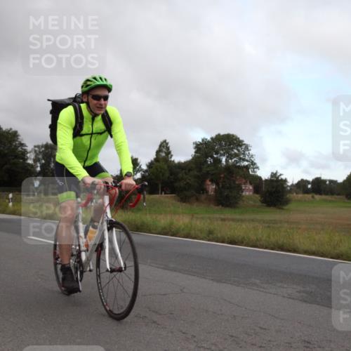 25.08.2024 - Elbe Triathlon Hamburg Fuchs,  Jonas http://msf.ph/oto/6826047 25.08.2024 08:22:46 Radfahren  meine-sportfotos.de