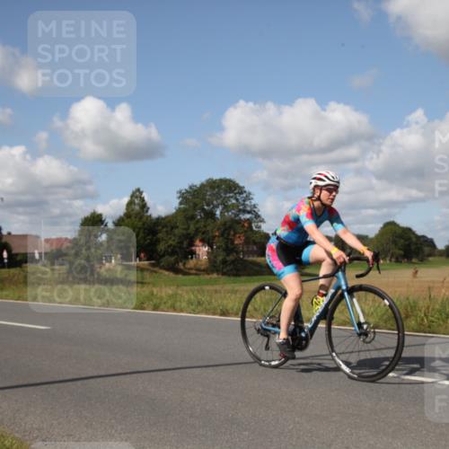 25.08.2024 - Elbe Triathlon Hamburg Fuchs,  Jonas http://msf.ph/oto/6826062 25.08.2024 11:10:04 Radfahren 1671, 1712, 1670, 1572, 1517, 1508 meine-sportfotos.de