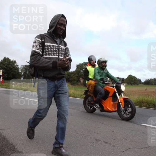25.08.2024 - Elbe Triathlon Hamburg Fuchs,  Jonas http://msf.ph/oto/6826070 25.08.2024 08:26:12 Radfahren  meine-sportfotos.de