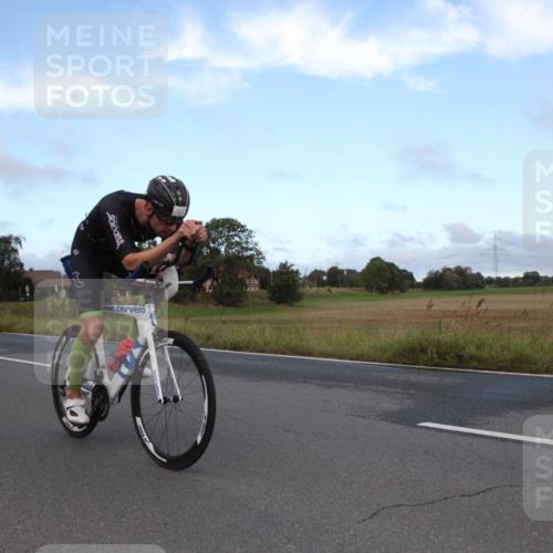 25.08.2024 - Elbe Triathlon Hamburg Fuchs,  Jonas http://msf.ph/oto/6826126 25.08.2024 08:38:51 Radfahren 37 meine-sportfotos.de