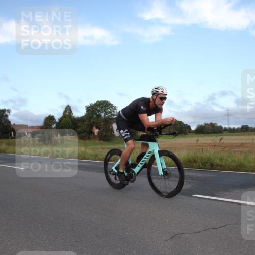 25.08.2024 - Elbe Triathlon Hamburg Fuchs,  Jonas http://msf.ph/oto/6826147 25.08.2024 08:40:30 Radfahren 95 meine-sportfotos.de