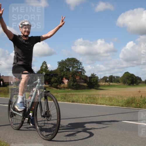 25.08.2024 - Elbe Triathlon Hamburg Fuchs,  Jonas http://msf.ph/oto/6826159 25.08.2024 11:08:39 Radfahren 1404, 1549, 1505, 1620 meine-sportfotos.de