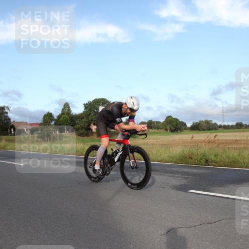 25.08.2024 - Elbe Triathlon Hamburg Fuchs,  Jonas http://msf.ph/oto/6826160 25.08.2024 08:40:56 Radfahren 81, 89, 56 meine-sportfotos.de